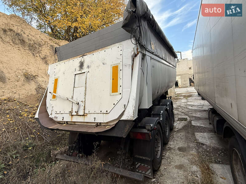 Самоскид напівпричіп Schmitz SKI 24 2011 в Дніпрі