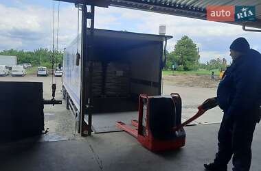 Рефрижератор напівпричіп Schmitz SKO 10 2000 в 