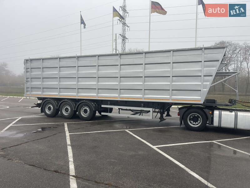 Самоскид напівпричіп Schmitz SKO 24 2005 в Запоріжжі