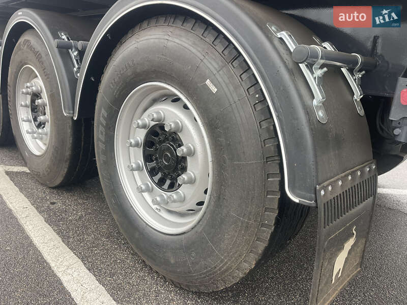 Самоскид напівпричіп Schmitz SKO 24 2005 в Запоріжжі