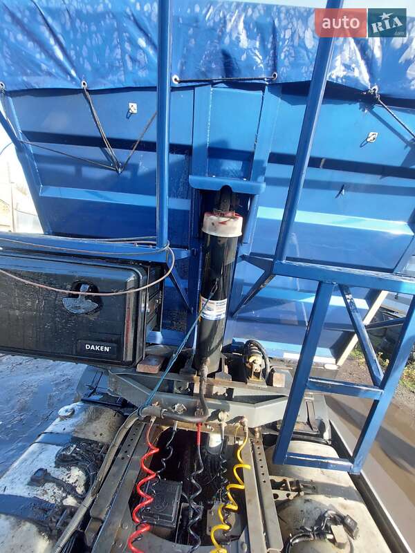 Зерновоз - полуприцеп Schmitz SPR 24 1996 в Ахтырке