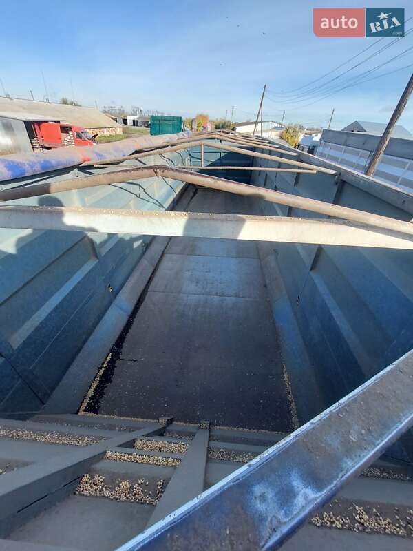 Зерновоз - полуприцеп Schmitz SPR 24 1996 в Ахтырке