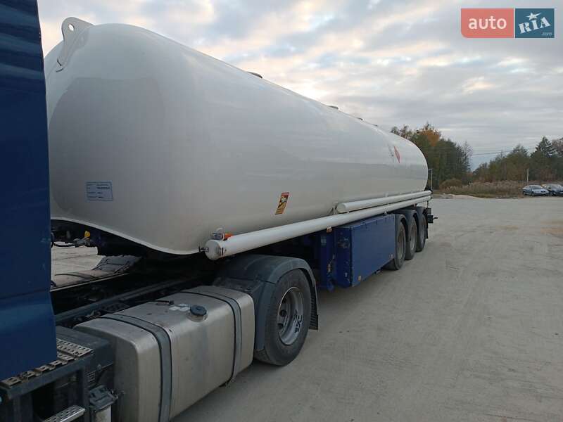 Цистерна напівпричіп Schrader Z-STA 24 2011 в Житомирі