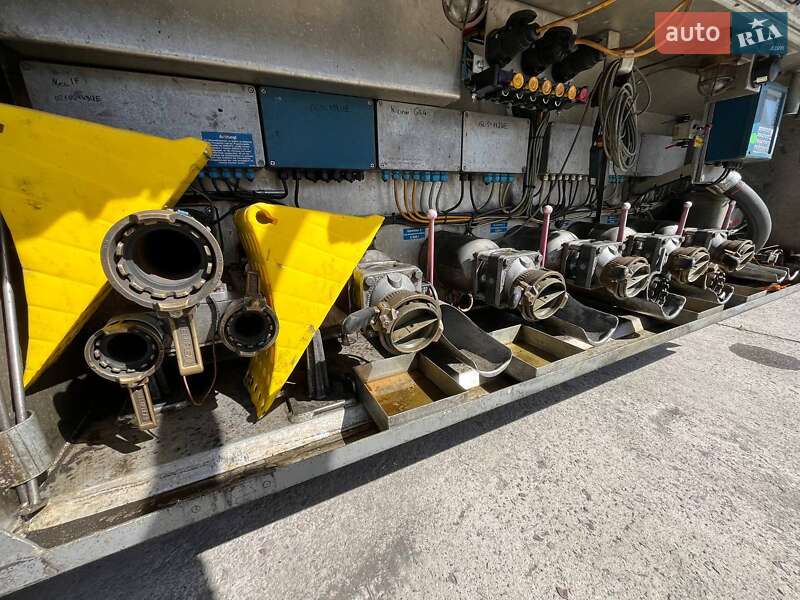 Цистерна Schrader Z-STA 24 2010 в Львові
