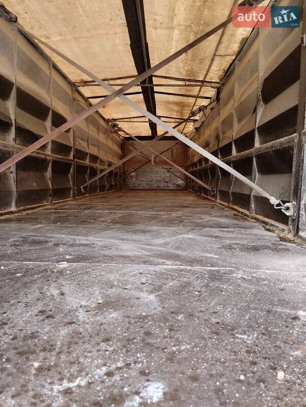 Бортовой полуприцеп Schwarzmuller BPW 2001 в Новоукраинке