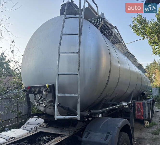 Цистерна полуприцеп Schwarzmuller E 1989 в 