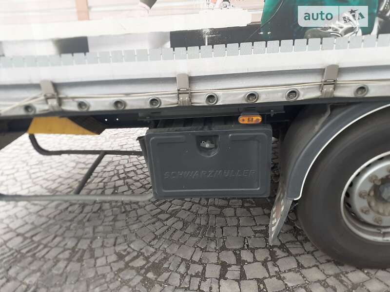 Платформа напівпричіп Schwarzmuller J-Serie 2011 в Мукачевому