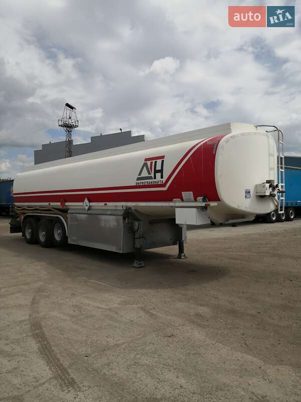 Цистерна полуприцеп Schwarzmuller J-Serie 1998 в Каменском