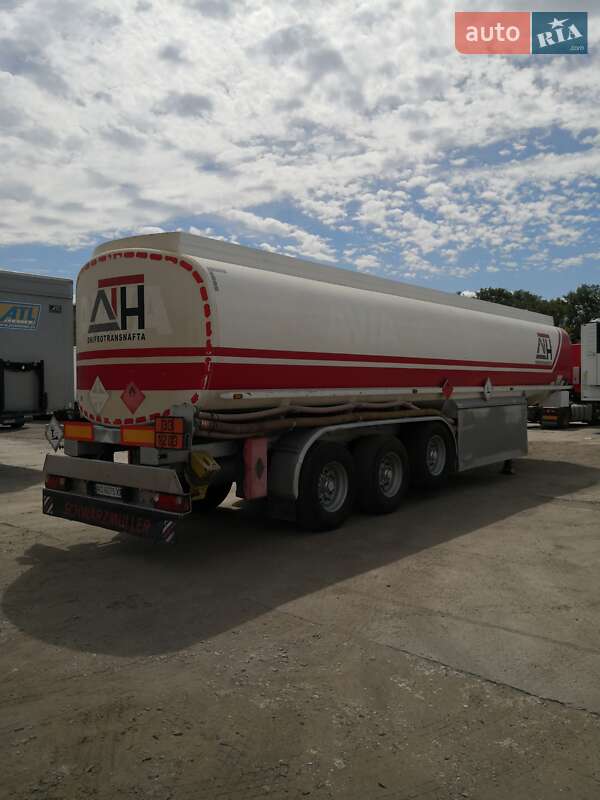 Цистерна полуприцеп Schwarzmuller J-Serie 1998 в Каменском