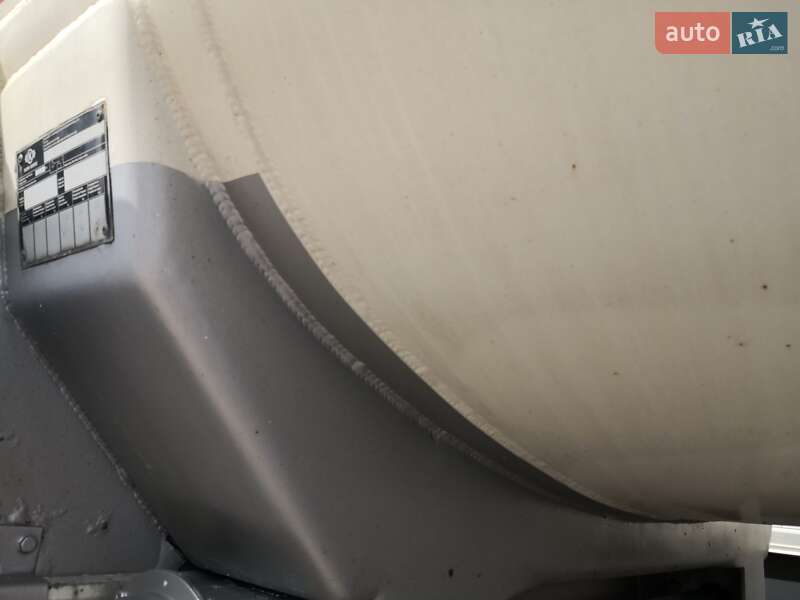 Цистерна полуприцеп Schwarzmuller J-Serie 1998 в Каменском