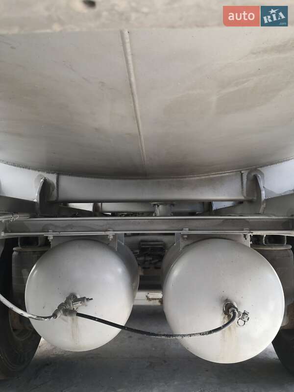 Цистерна полуприцеп Schwarzmuller J-Serie 1998 в Каменском