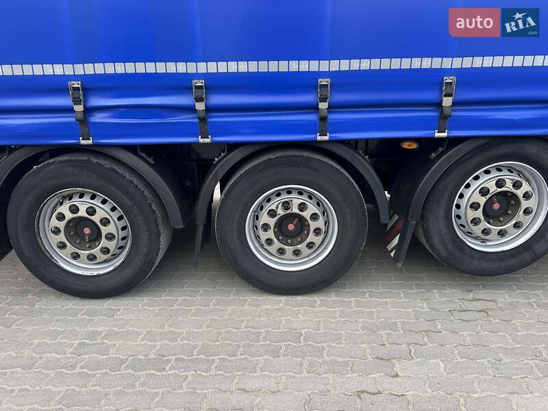 Тентований борт (штора) - напівпричіп Schwarzmuller S1 2017 в Калуші