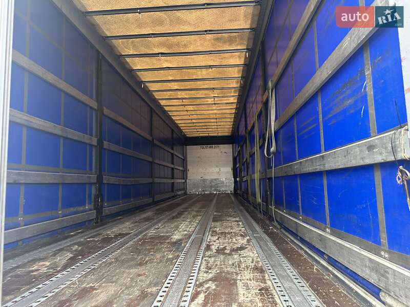 Тентований борт (штора) - напівпричіп Schwarzmuller S1 2017 в Калуші