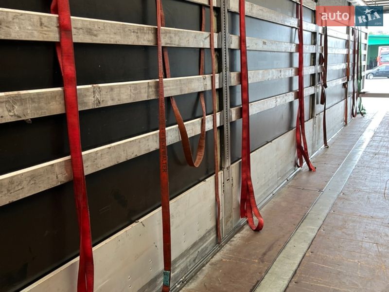 Тентований борт (штора) - напівпричіп Schwarzmuller SAF 2017 в Іршаві