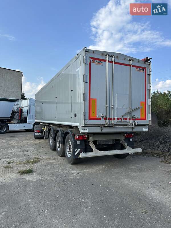 Зерновоз - полуприцеп Schwarzmuller SK 2018 в Львове