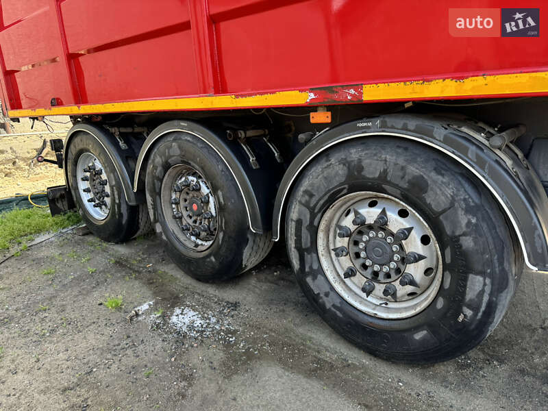Зерновоз - полуприцеп Schwarzmuller SPA-3E 2002 в Полтаве