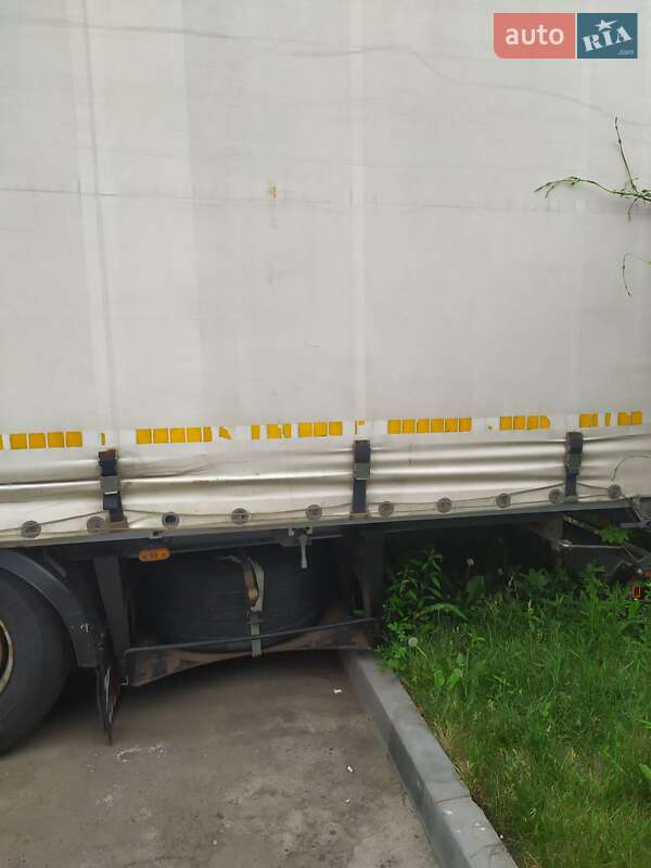 Низкорамная платформа Schwarzmuller SPA-3E 2007 в Сумах