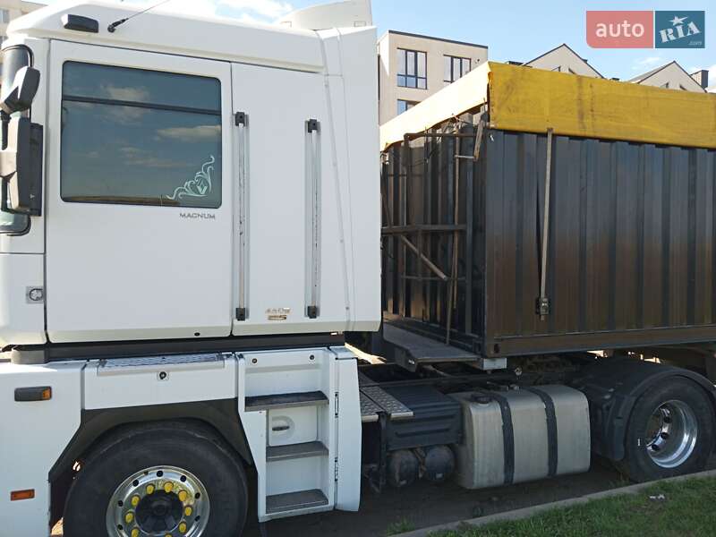 Зерновоз - полуприцеп Schwarzmuller SPA-3E 2007 в Одессе