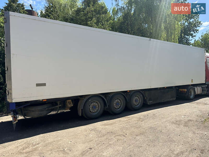 Рефрижератор Schwarzmuller SPA-3E 2001 в 