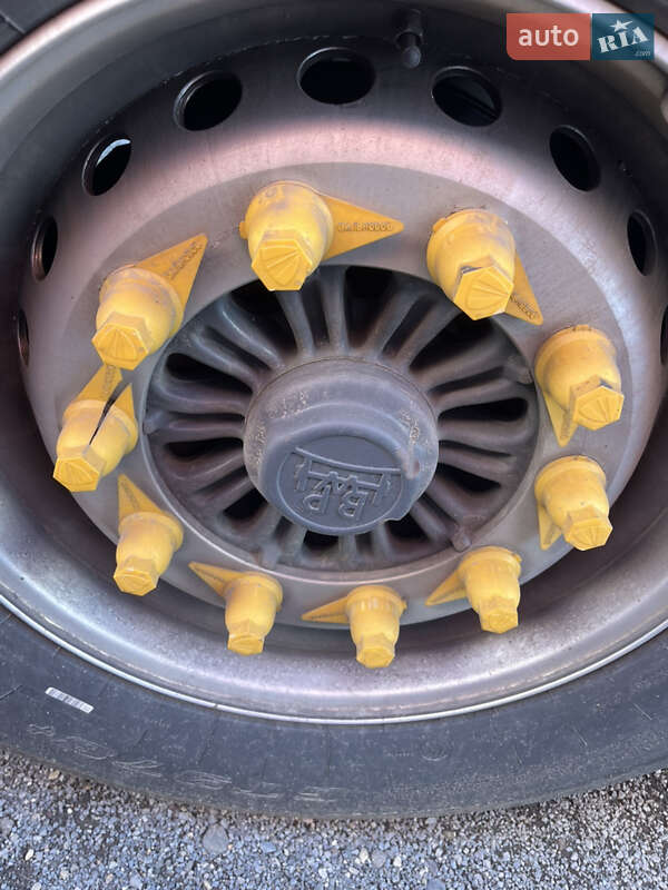 Тентований борт (штора) - напівпричіп Schwarzmuller SPA-3E 2015 в Іршаві фото 3 Тентований борт (штора) - напівпричіп Schwarzmuller SPA-3E 2015 в Іршаві