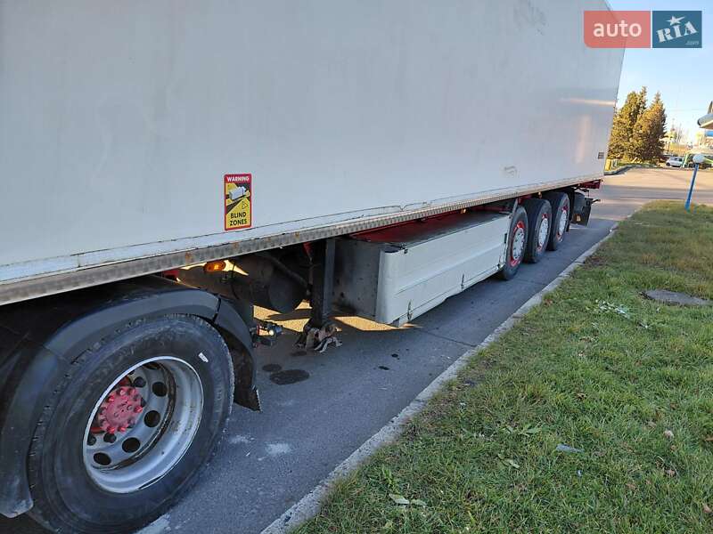 Рефрижератор Schwarzmuller SPA-3E 2002 в Тернополе