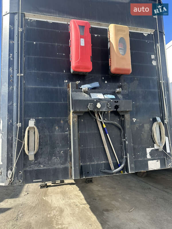 Тентованный борт (штора) - полуприцеп Schwarzmuller SPA-3E 2007 в Бородянке