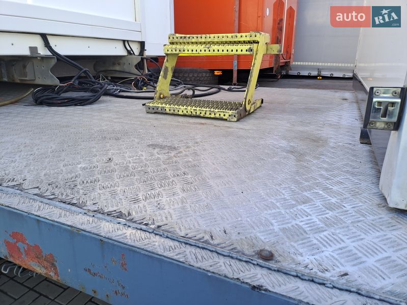 Платформа полуприцеп Schwarzmuller SPA-3E 2004 в Черкассах