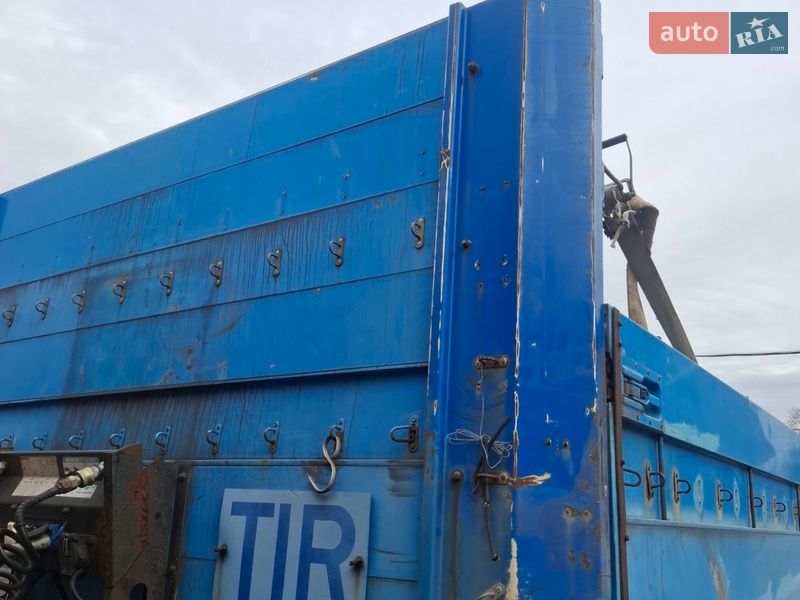 Бортовой полуприцеп Schwarzmuller SPA 2002 в Прилуках