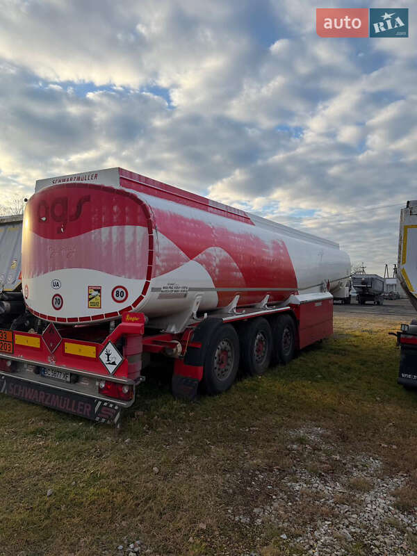 Цистерна полуприцеп Schwarzmuller TS 2006 в Долине фото Цистерна полуприцеп Schwarzmuller TS 2006 в Долине