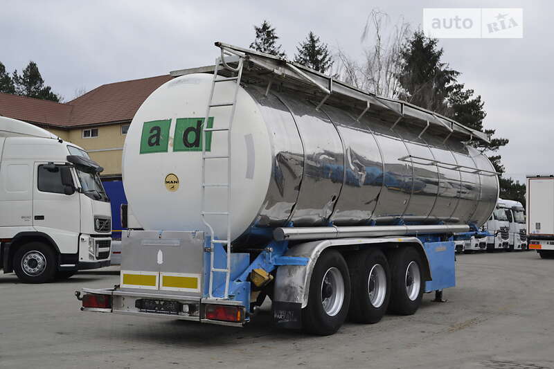 Цистерна напівпричіп Schwingenschlogel DST-30L/V2A 2003 в Хусті