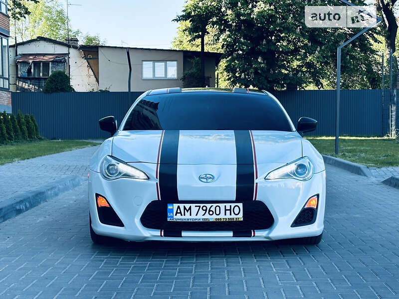 Купе Scion FR-S 2015 в Житомирі