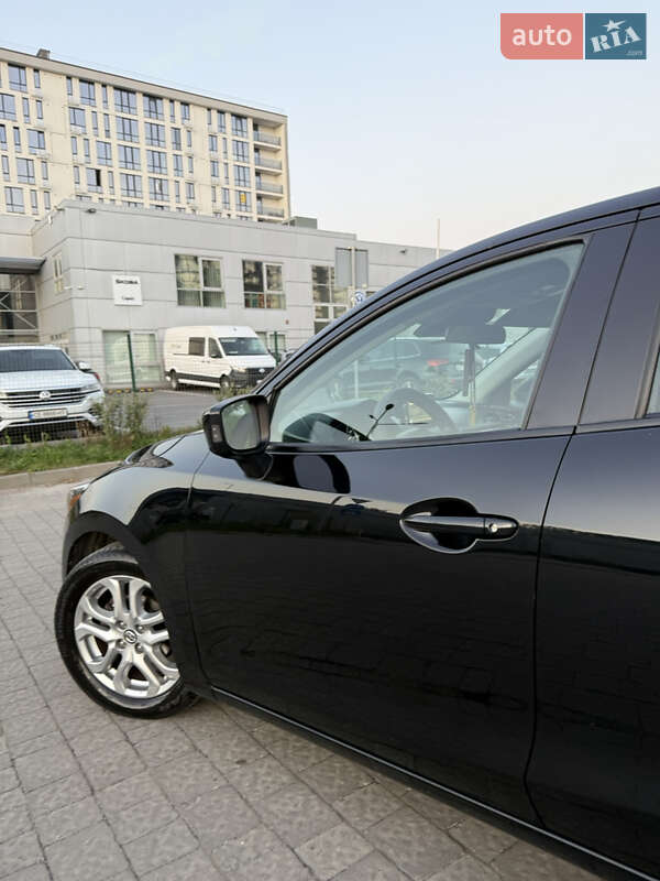 Седан Scion iA 2015 в Ивано-Франковске