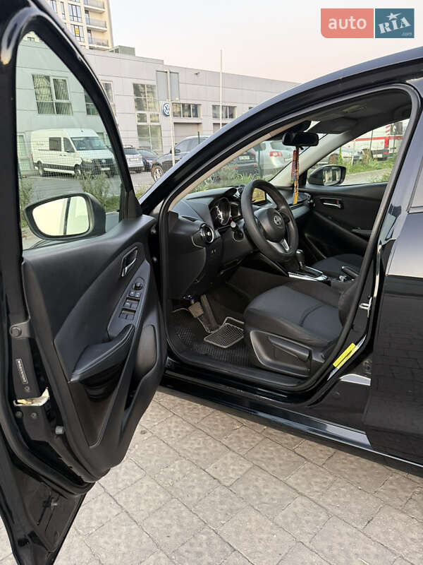 Седан Scion iA 2015 в Ивано-Франковске