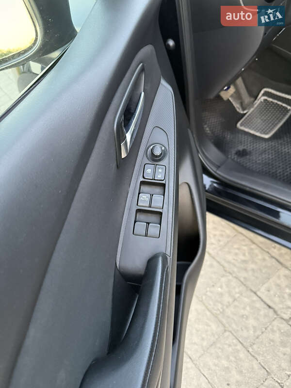 Седан Scion iA 2015 в Ивано-Франковске