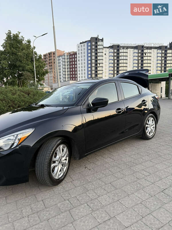Седан Scion iA 2015 в Ивано-Франковске