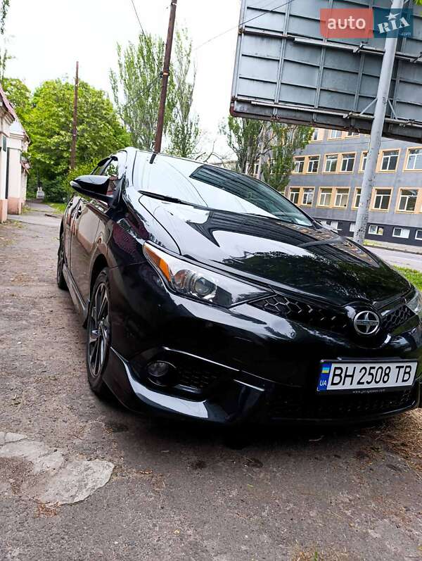 Хетчбек Scion iM 2016 в 