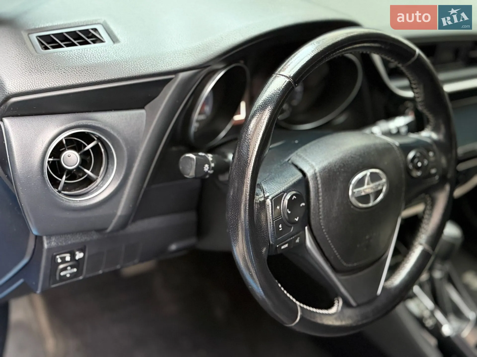2015 Scion iM - мініатюра 13