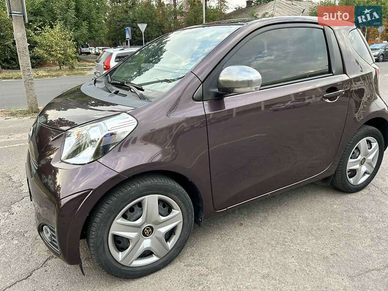 Хэтчбек Scion iQ 2013 в Полтаве