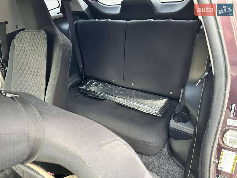 Хэтчбек Scion iQ 2013 в Полтаве