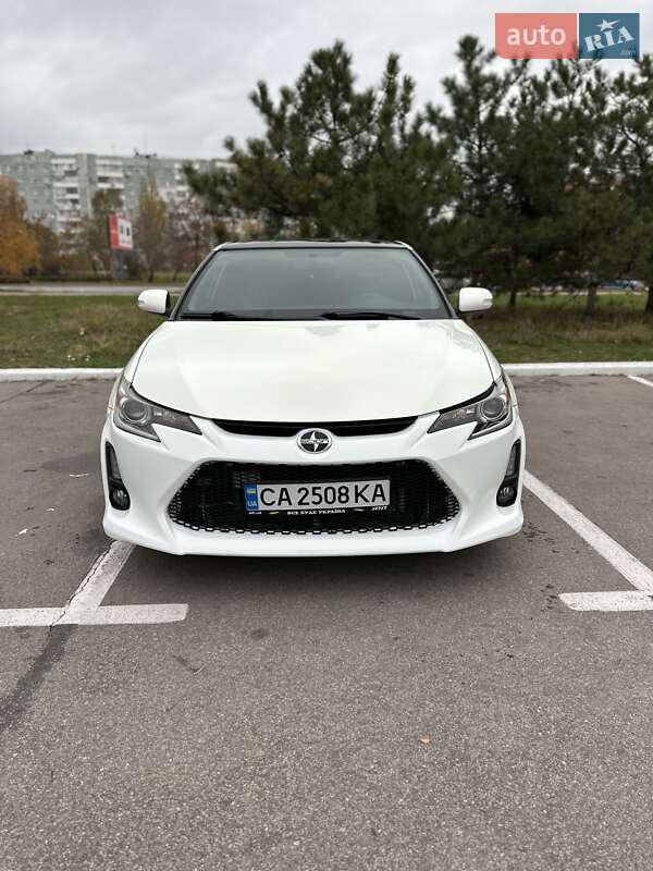 Купе Scion tC 2013 в Запоріжжі