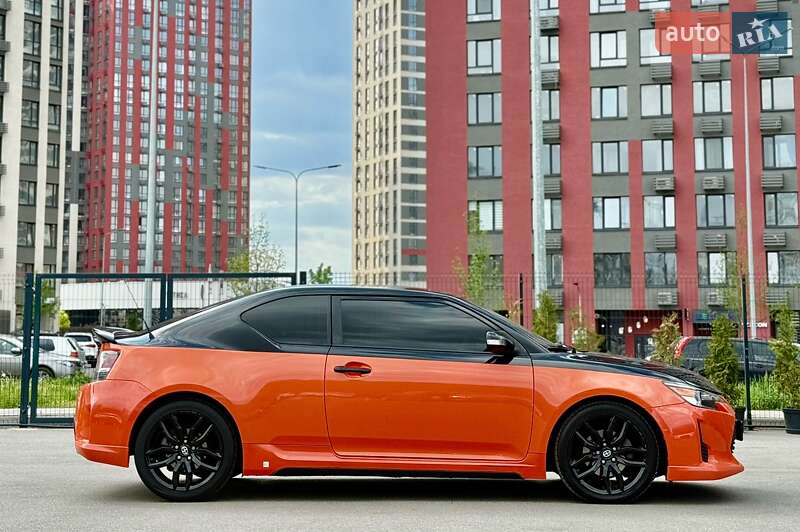 Купе Scion tC 2014 в Киеве