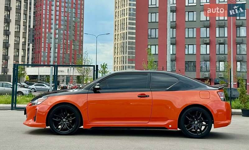 Купе Scion tC 2014 в Киеве