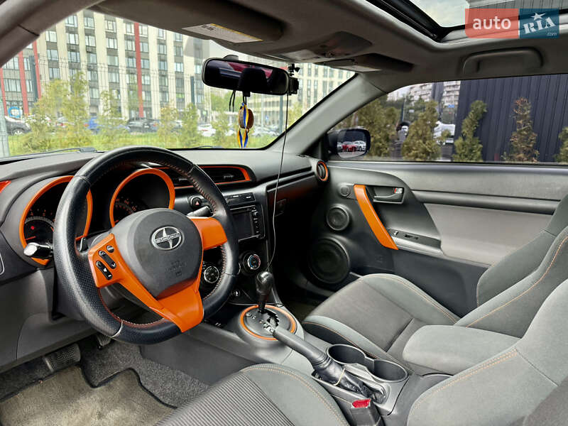 Купе Scion tC 2014 в Киеве
