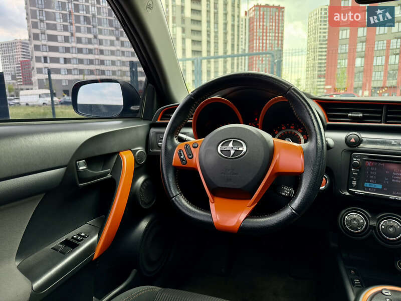 Купе Scion tC 2014 в Киеве