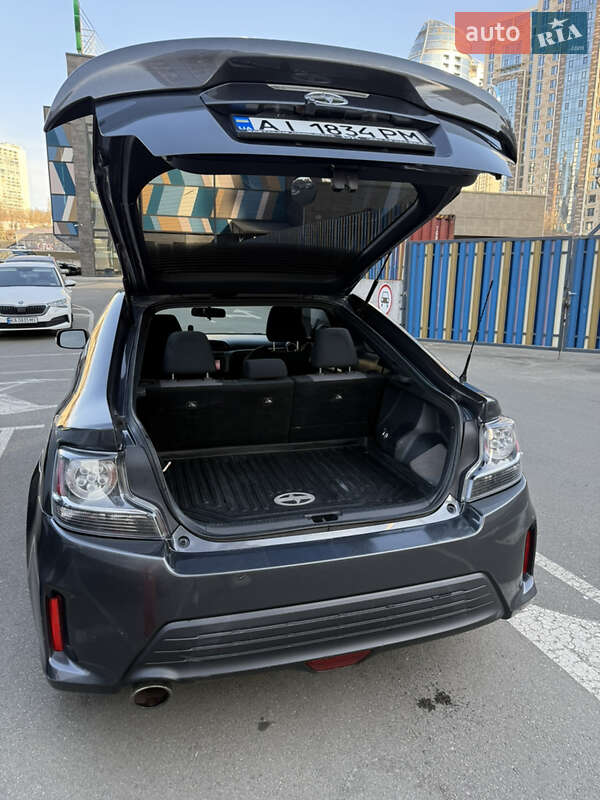 Купе Scion tC 2014 в Киеве