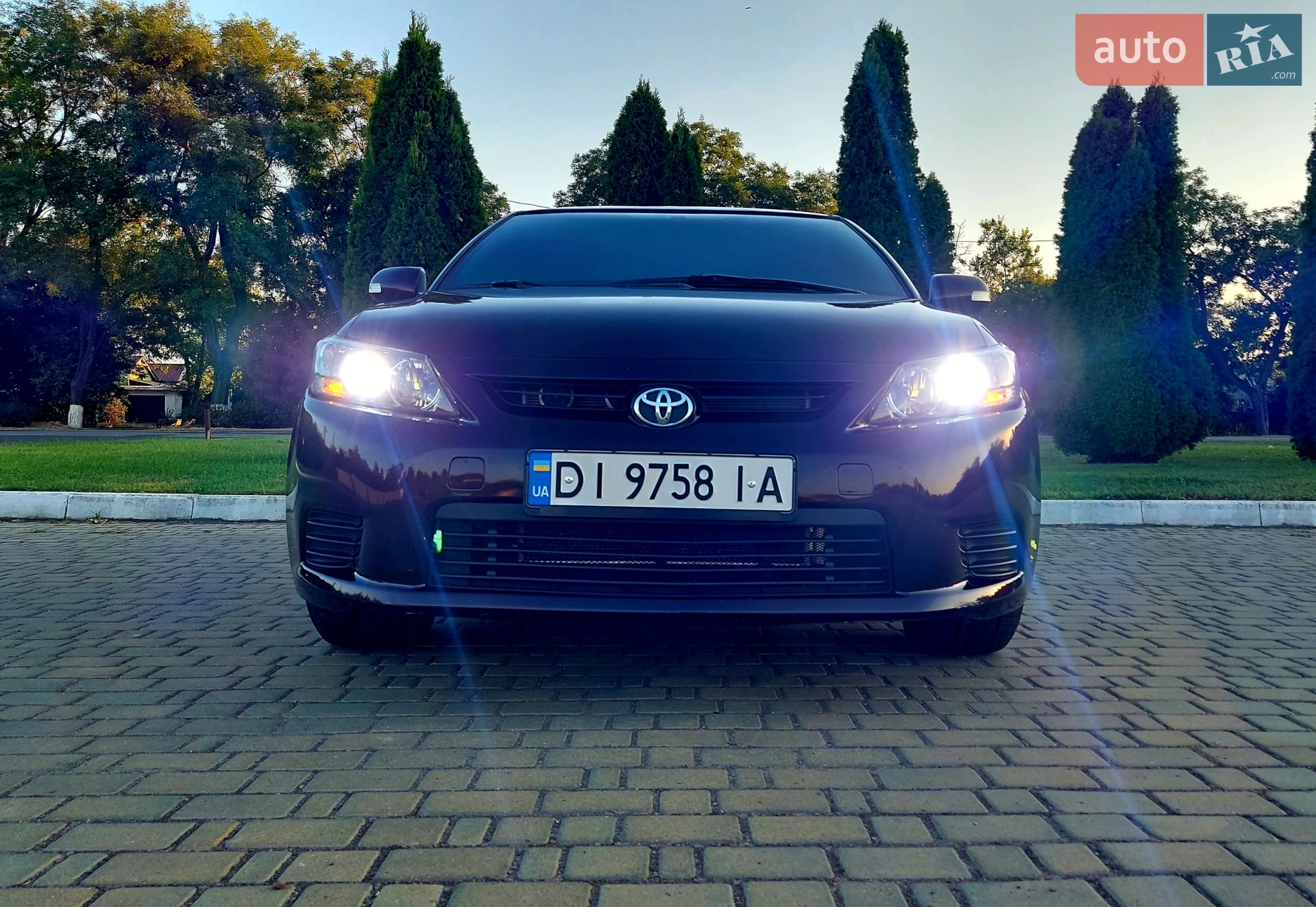2011 Scion tC - мініатюра 5