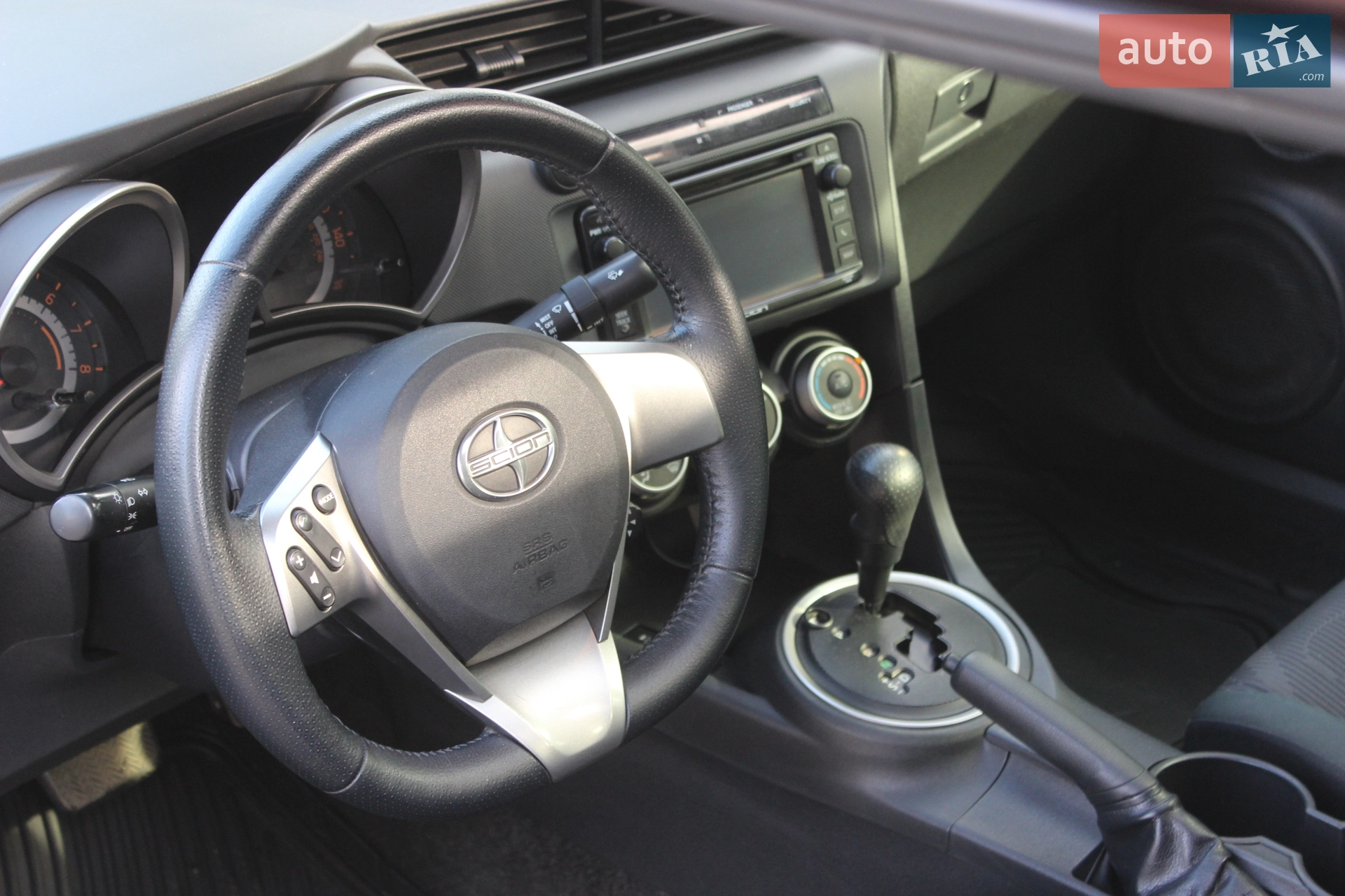 2012 Scion tC - мініатюра 16