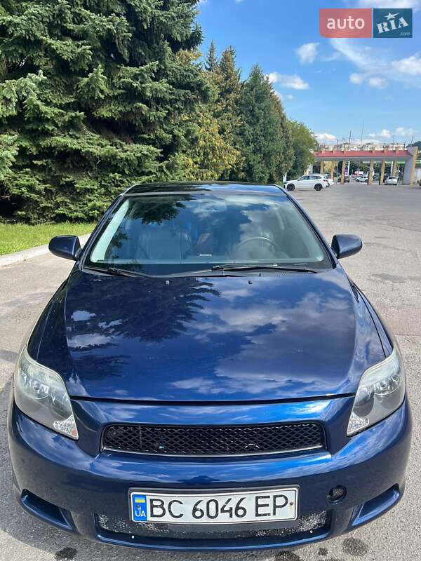 Купе Scion tC 2004 в Львові