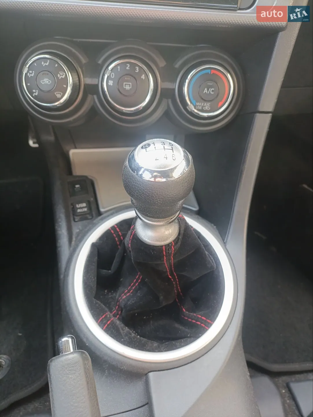 2015 Scion tC - мініатюра 8