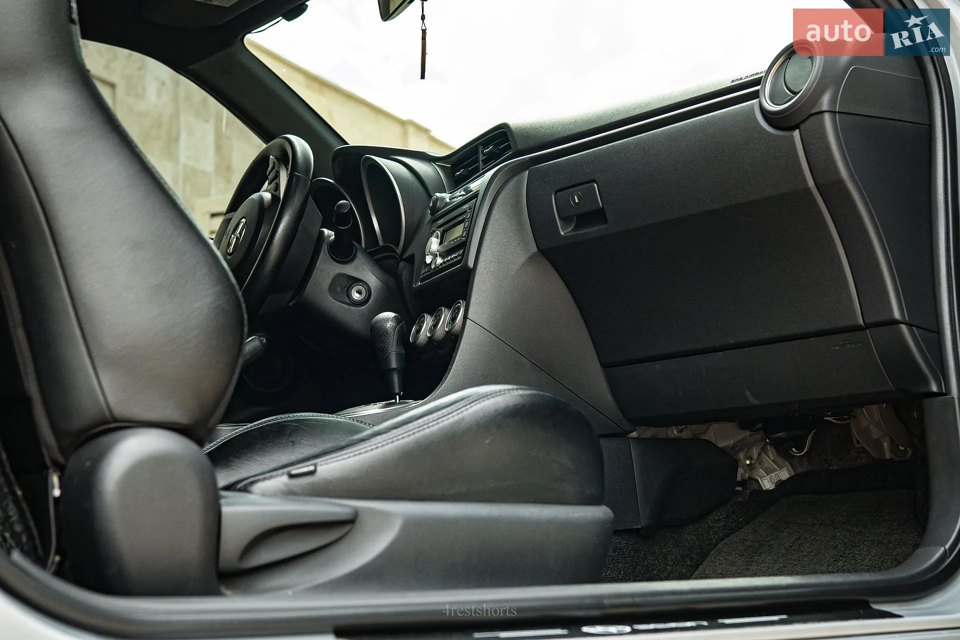 2010 Scion tC - мініатюра 28
